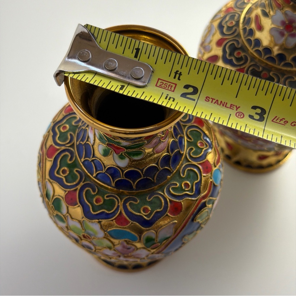 Ornate Chinese Floral Enamel on brass Cloisonné Bud Vase 6” Vintage Set of 2 - Picture 12 of 16